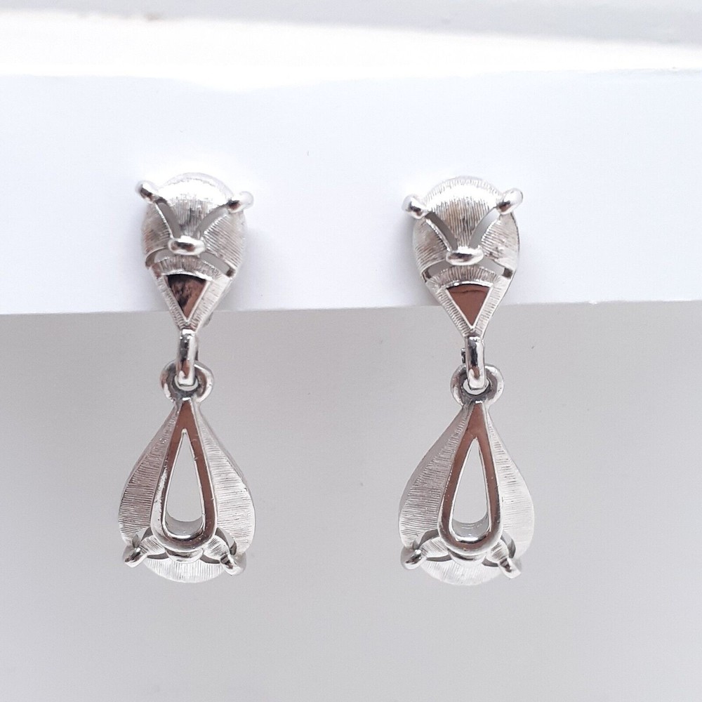 Vintage Crown Trifari Earrings Signed Clip On Silver Tone Dangle - Picture 4 of 16